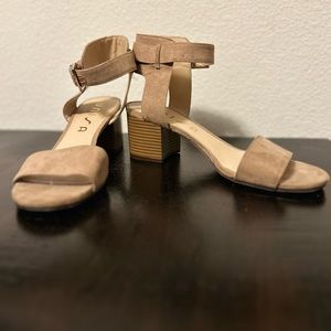 Unisa size 7.5 platform sandals